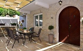 Karmela's Cottage by CorfuEscapes